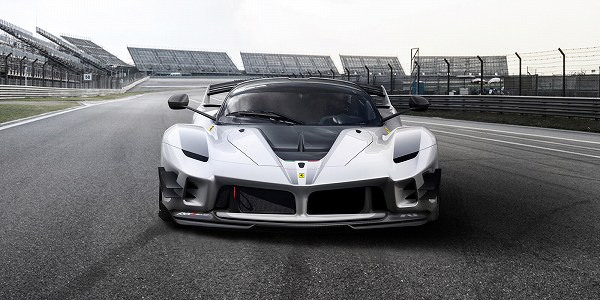 フェラーリ最強の「FXX K Evo」がイギリスのオートスポーツインターナショナルにてデビュー。改めてスペック等も再確認だ