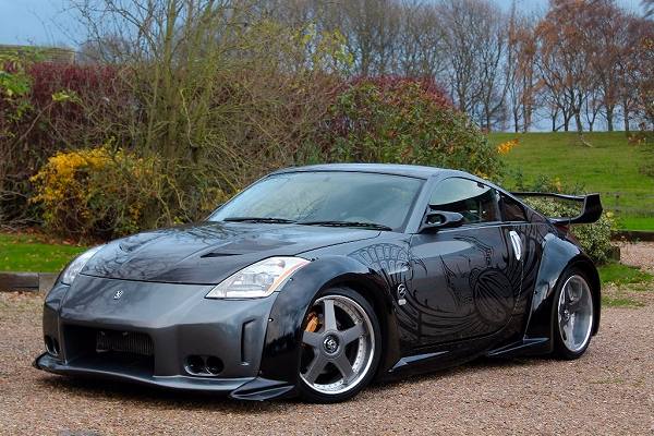 映画ワイスピX3 TOKYO DRIFTに登場した日産「フェアレディZ(350Z)」が中古市場にて登場。価格は約1,600万円