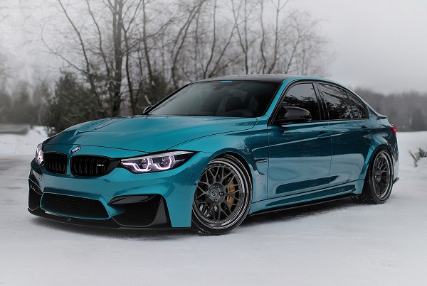 これは美しい。アトランティス・ブルーにカスタムされたBMW「M3」が登場