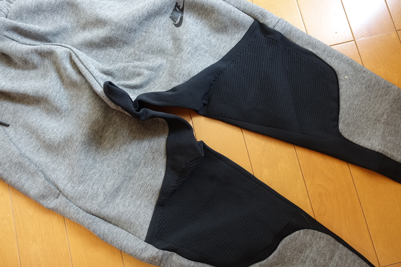 ナイキのジャージ（スウエットパンツ）を買う。やはりジャージは最高だ