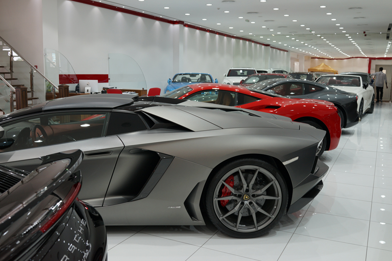 カスタムカー多し。ドバイのスーパーカーディーラー、「Exotic Cars」へ行ってきた