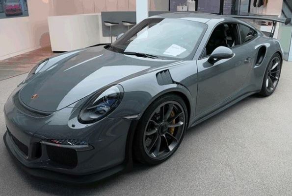 なぜ?アストンマーティンの純正ボディカラー「チャイナグレイ」を身にまとうポルシェ911GT3が登場