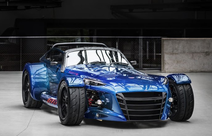ドンカーブートが限定モデルの納車開始。380馬力/重量700kg、ABSも無い超ハードコアモデル