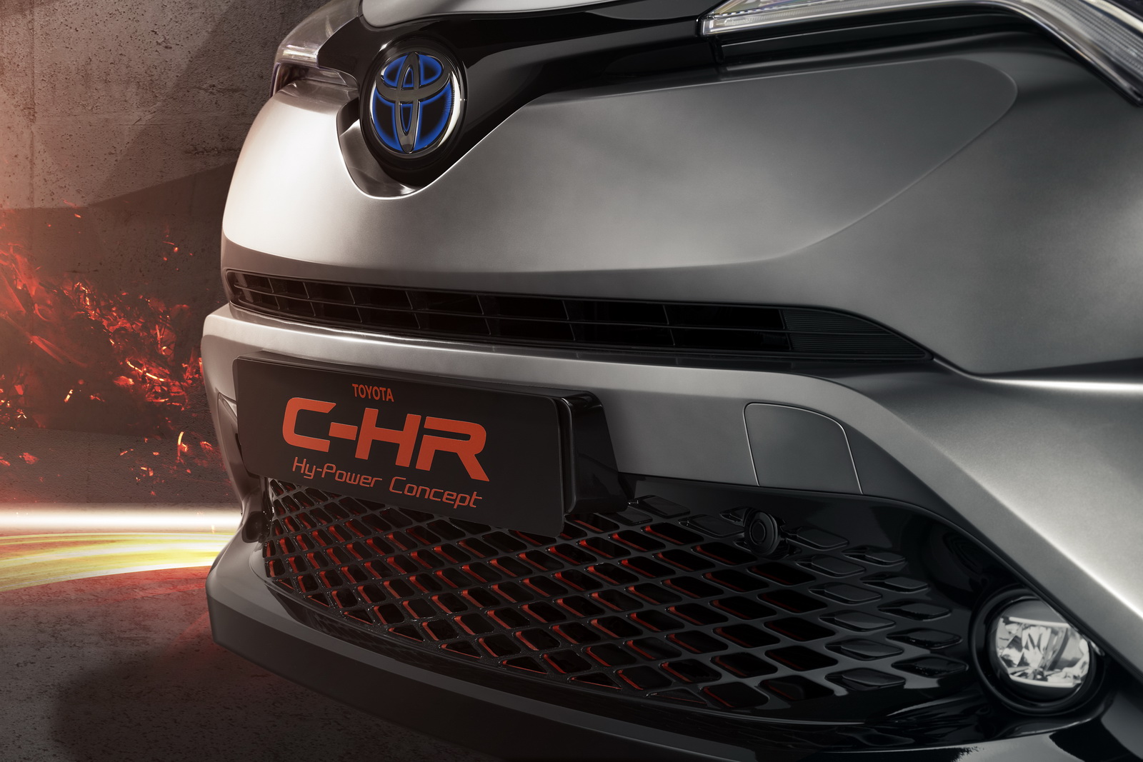 トヨタがフランクフルトに欧州デザインの「C-HRハイパワー・コンセプト」「新型ランドクルーザー」出展！