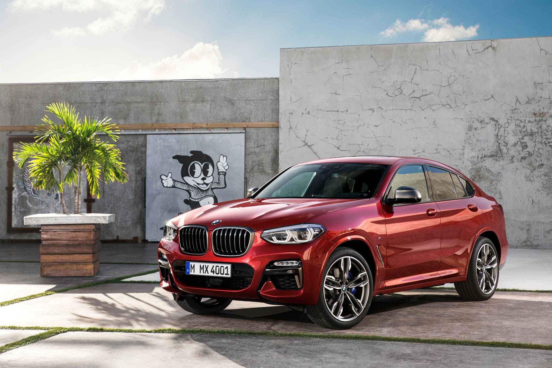 新型BMW X4発表。性格そのままに基本性能と体力が大幅アップ、M40iは360馬力の強心臓