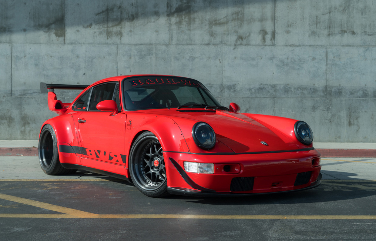 911カレラ4ベース、2シーター化されたRWBポルシェが販売中。エンジンにも手が入り400馬力へ
