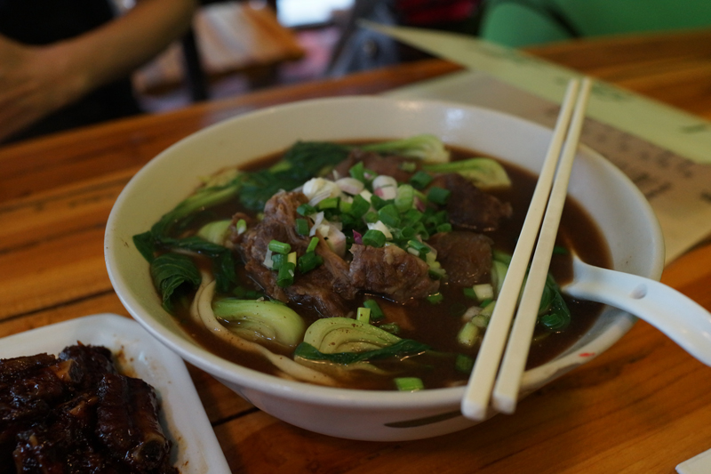 香港グルメ紀行、高級麺で有名な「一碗麺」へ。ボリューム満点、メニューも豊富