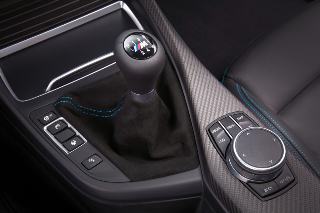 BMW「我々はMTとRWDを捨てない。大きなモデルは4WDを採用するが、コンパクトなモデルにはRWDを残す。その理由はこうだ」
