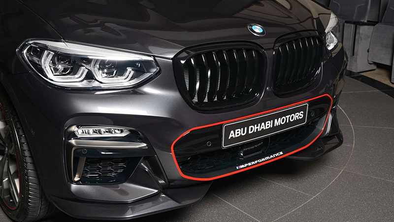 BMWアブダビがX4のカスタムを披露。これは採り入れたい、グリル、ホイールの「レッド」ライン