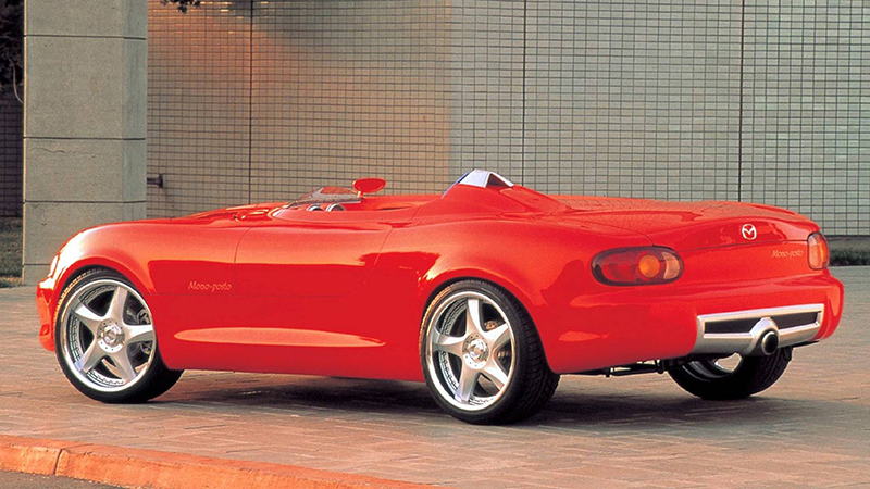 こんなコンセプトカーもあった。ロードスターベースで一人乗り、ターボ付き。「マツダ・モノポスト（2000）」