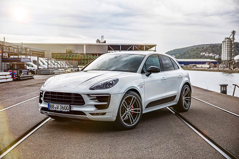 ルーフスポイラーは二段重ね！テックアートがポルシェ・マカンのカスタム「Sport/Sport+」を公開