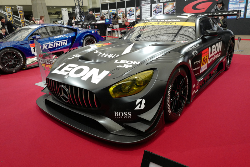 【大阪オートメッセ】出展されているレーシングカーや走り系チューニングカー/カスタムカーを見てみよう！