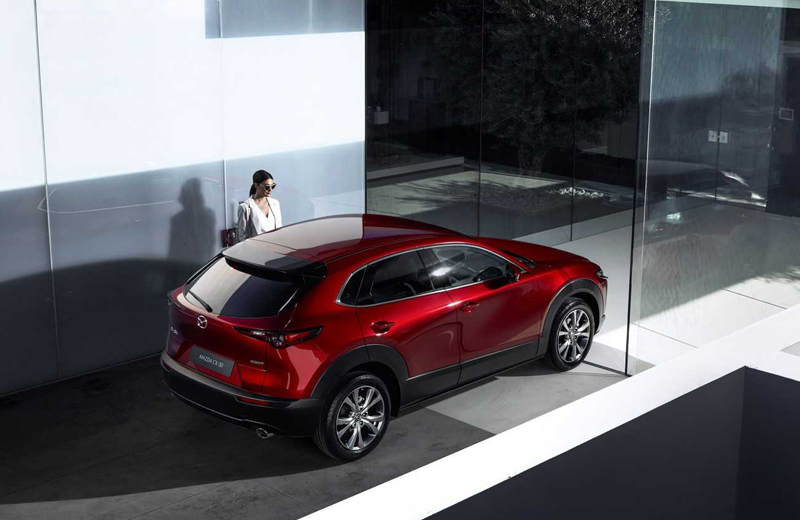 マツダが新型クロスオーバー「CX-30」発表。CX-3とCX-5との間に位置するクーペスタイルのオシャレなSUV