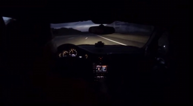これは恐怖。アウトバーンにてポルシェ「911GT2」が速度332km/hを記録→タイヤがバースト【動画有】