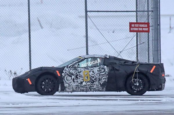 初ミドシップエンジン搭載の2019年モデル：シボレー「コルベットC8」の開発車両を捕捉