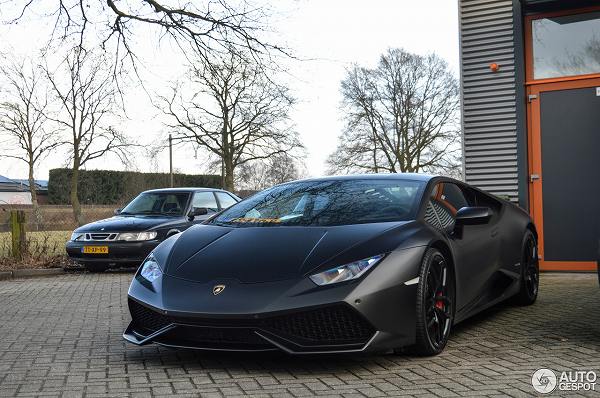 オランダにて、マットブラックのランボルギーニ「ウラカンLP610-4」が目撃に。