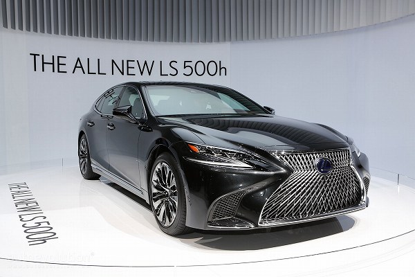 ジュネーブにて、レクサスのフラッグシップモデル「LS500h」が遂に登場