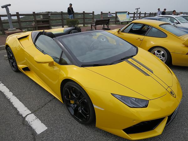 何だ、この安心感は？！ランボルギーニ「ウラカンLP610-4・スパイダー」の助手席に試乗する【動画有】