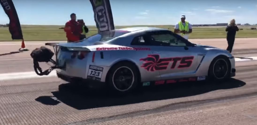 やはり強い。ハーフマイルレースにて、約3,000馬力までパワーアップした日産「GT-R」が世界記録更新【動画有】