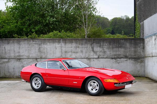 エルトン・ジョンが所有していたフェラーリ「デイトナ」がオークションに登場。過走行ながらも予想落札価格は8,000万円以上