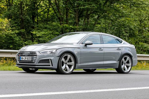 アウディの新型「RS5スポーツバック」がリーク。フランクフルトMS前に目撃される