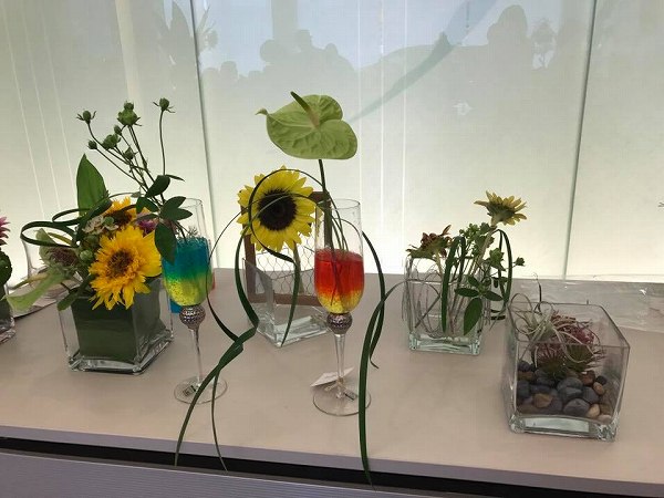 レクサス宝塚さんにて、レクサスオーナーズイベントである「フラワーアレンジメント」に代理で参加していただきました