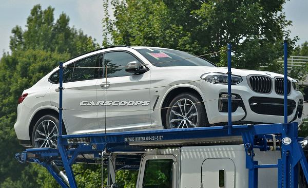 見た目完全にシューティングブレーク。BMW「X4」の開発車両を捕捉