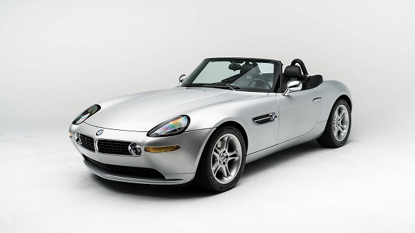 故スティーブン・ジョブズ氏が所有していたBMW「Z8」がオークションに登場。予想落札価格は4,800万円