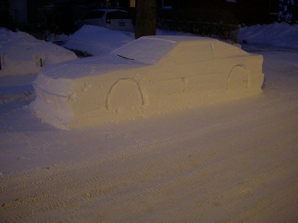 冬限定のスポーツカー？カナダにて、トヨタ「スープラ」ならぬ「スノープラ」が登場