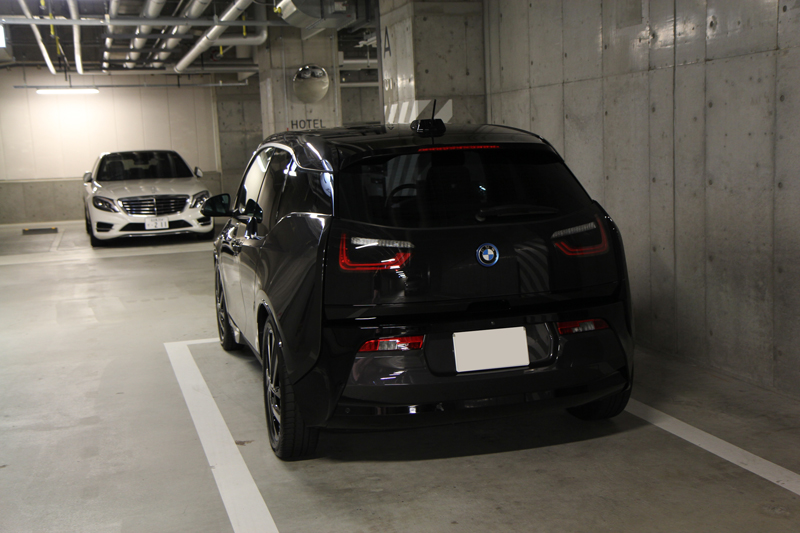 現代の車は大きくなりすぎ→駐車場への出し入れが困難になり駐車場での事故が増加