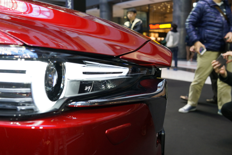 新型マツダCX-5を見てきた。ロングノーズ化＋各部の造形が複雑化し高級な印象