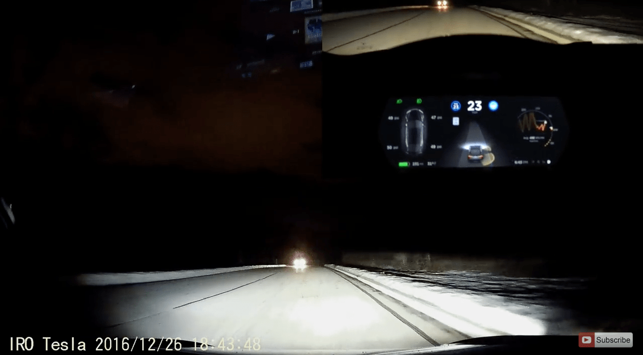 テスラの自動運転はこれだけ優秀。車線の見えない雪道を走行/人間より先に事故を察知する動画