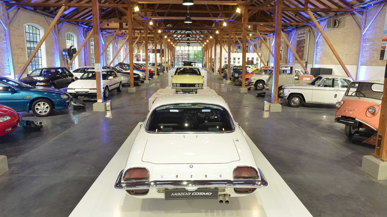 ドイツに「マツダ博物館」オープン。R360、AZ-1、RX-7など45車種が展示に