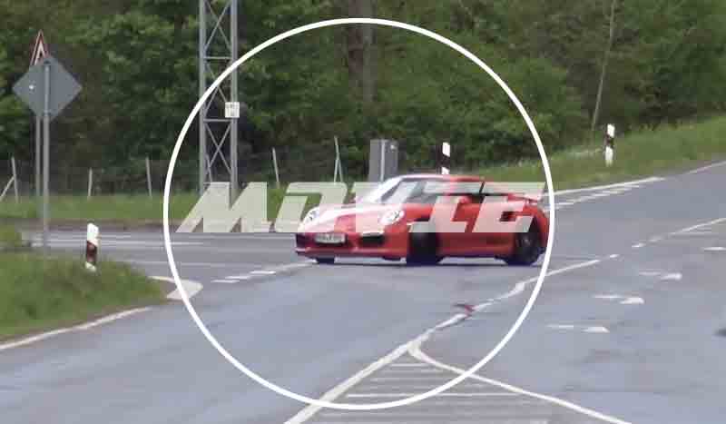 コスパの高いチューンで有名なPPPによるポルシェ911ターボS。豪快なサウンドと走行を披露