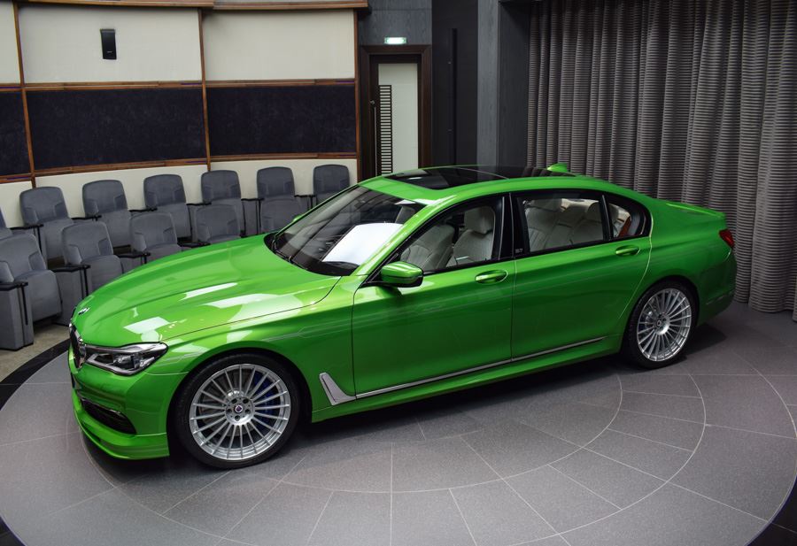 BMWアブダビが今度はアルピナ出してきた。B7の巨体に明るい「ジャバ・グリーン」