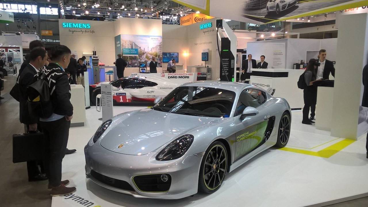 ポルシェがケイマンベースのEV「eエボリューション」公開。0-100キロ加速は911GT3より速い3.3秒