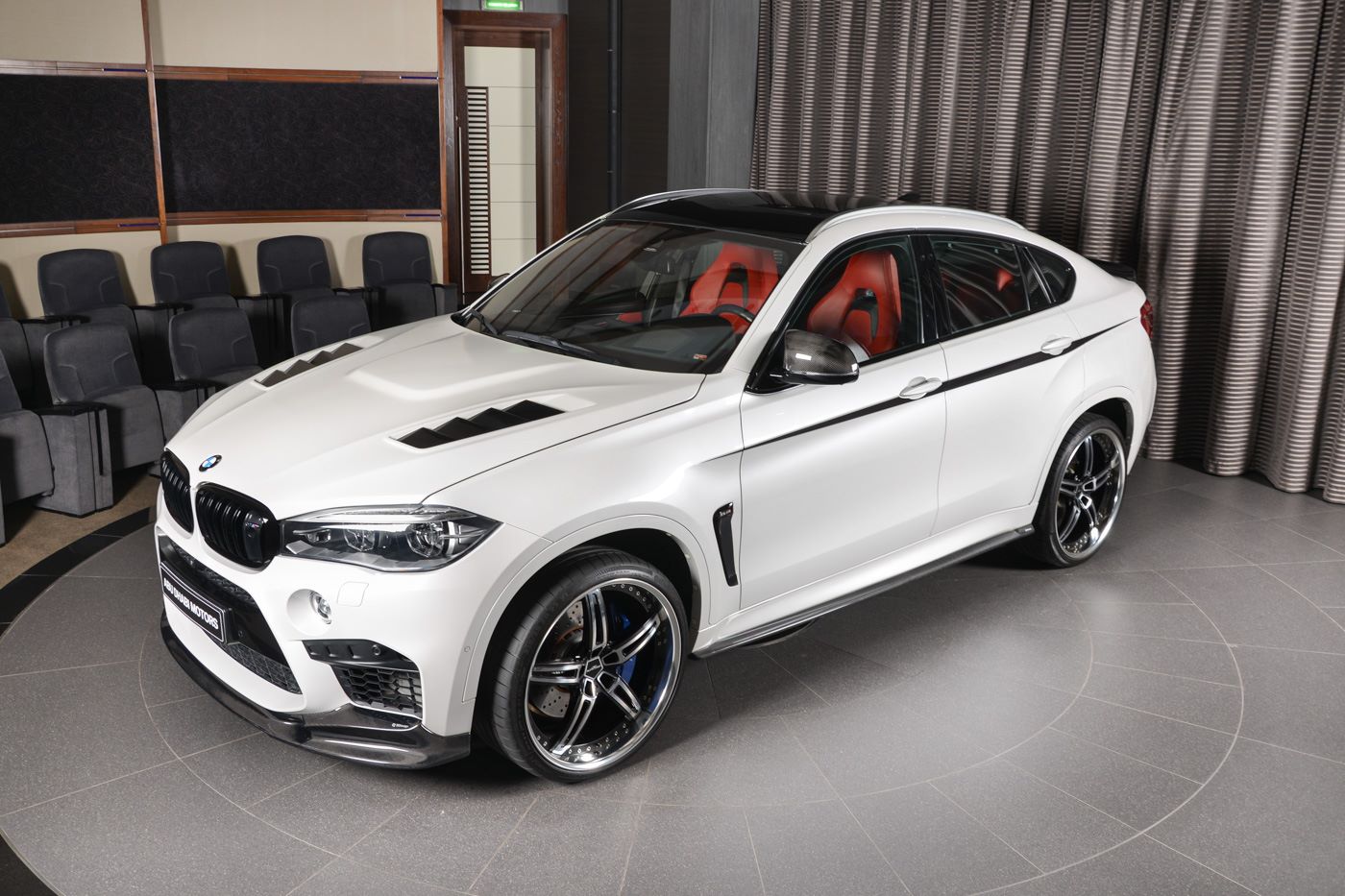 BMWアブダビがBMW X6Mのカスタムを披露。3Dデザインとマンハートとの合わせ技