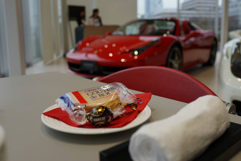 コーンズ南港ショールームにて。488、F12など中古として販売されるフェラーリを見てみよう