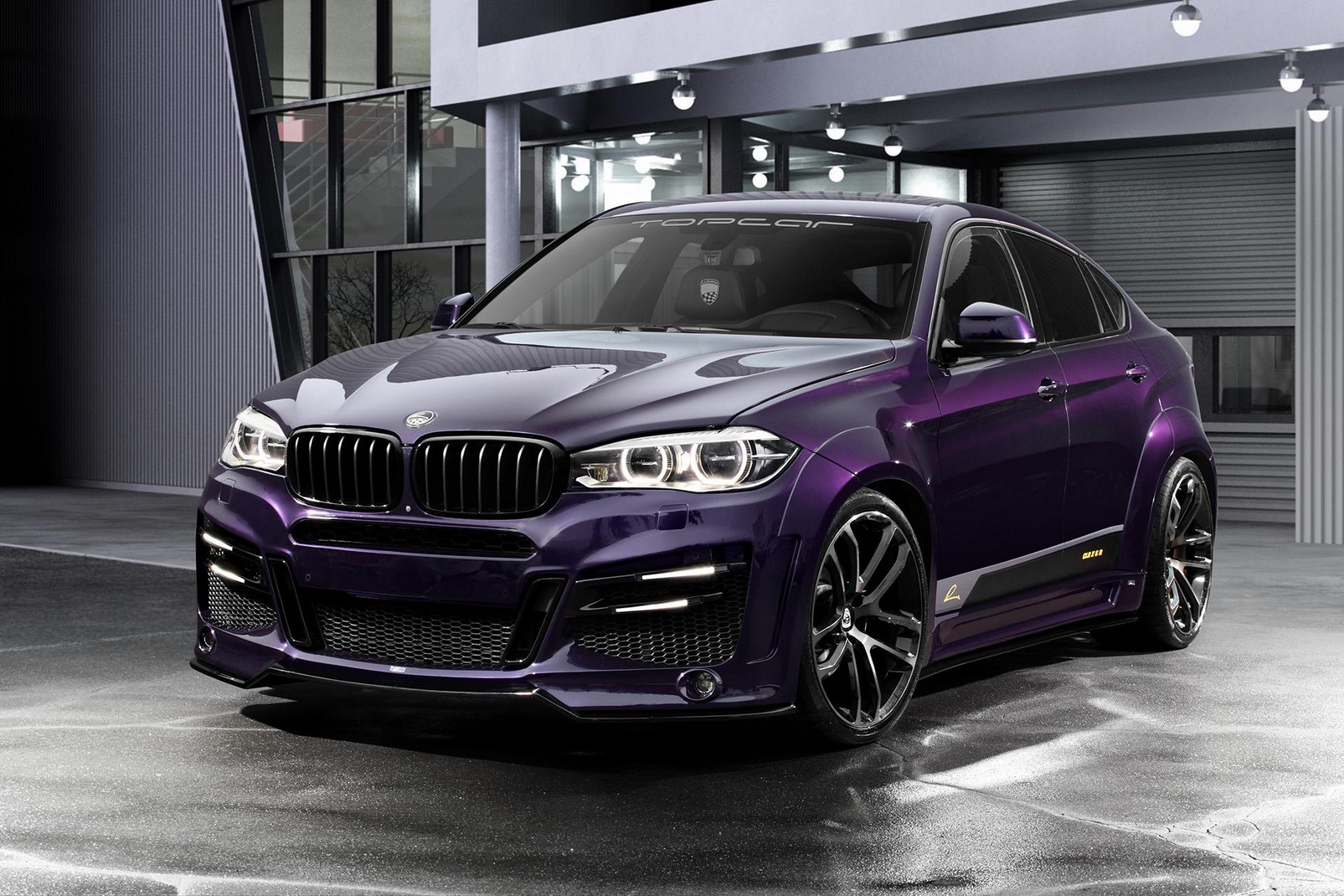 トップカーがBMW X6をハードにカスタム。ワイドボディにオールペン