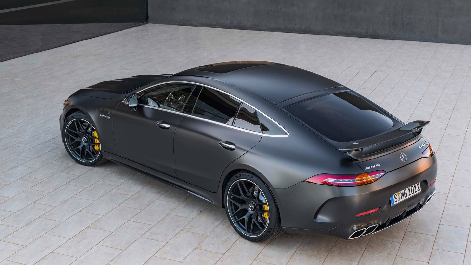 メルセデス「4ドアAMG GTクーペ」発表。ポルシェ・パナメーラを上回る性能で反撃開始