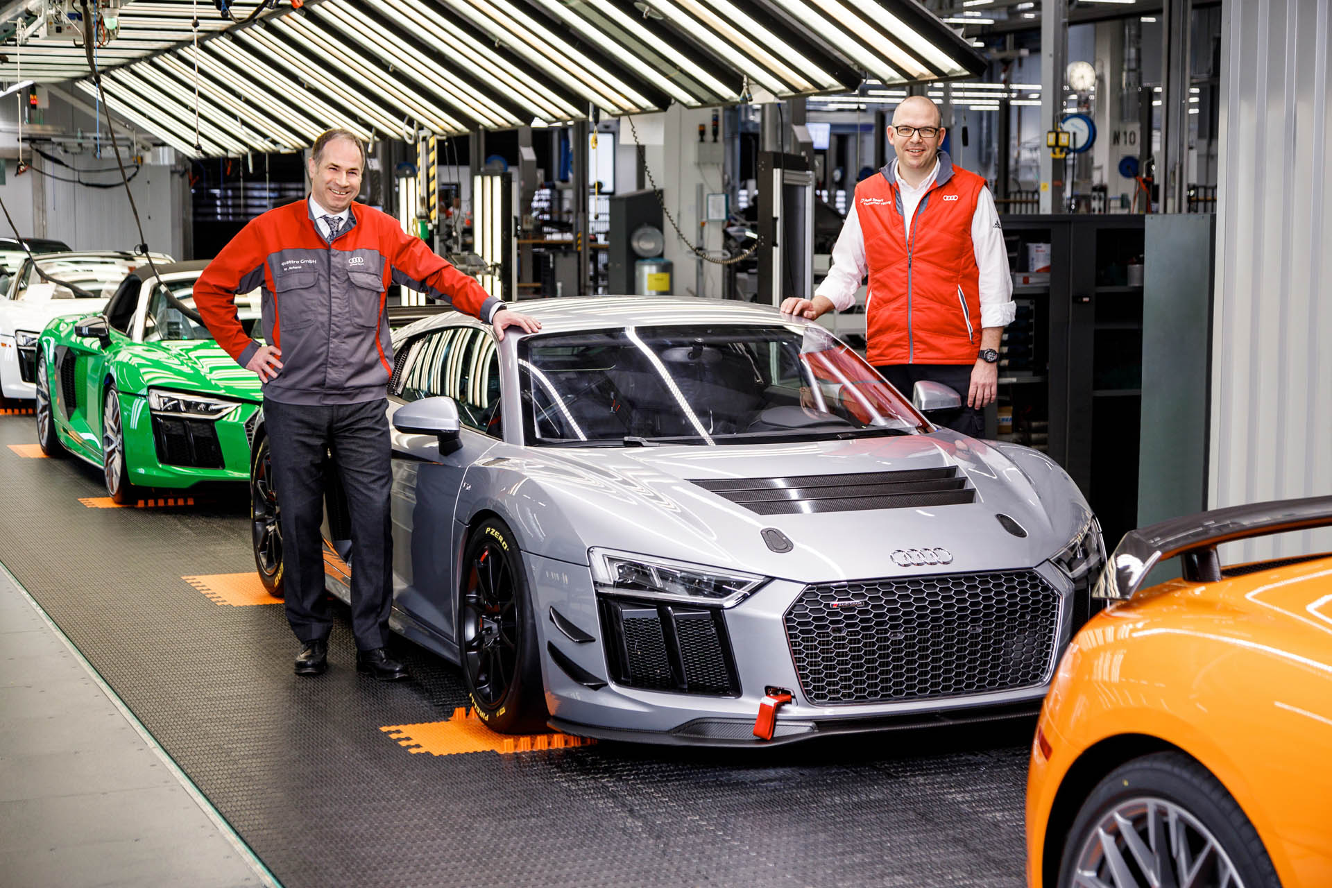 アウディR8のレーシングカー、「R8 LMS GT4」の販売好調。1日1台のペースで生産中