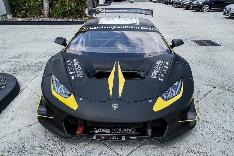 北米の正規ディーラーにて、ランボルギーニ・ウラカンのレース用車両が2000万円で販売中。この価格はまさに「バーゲン」