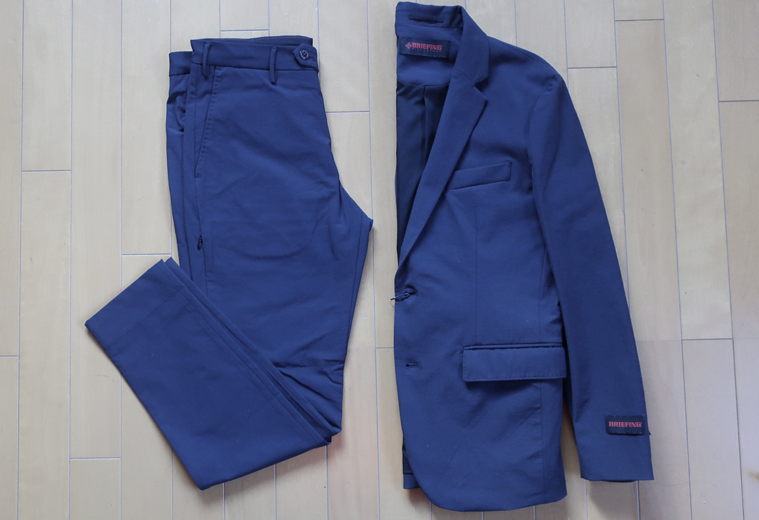 こんなのものを買った。ブリーフィングの「トラベルジャケット「トラベルパンツ」「西川ダウン」