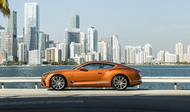 ポルシェ製V8ツインターボ装着の「ベントレー・コンチネンタルGT V8」登場。0-100km/h加速は4秒、最高速は318km/h