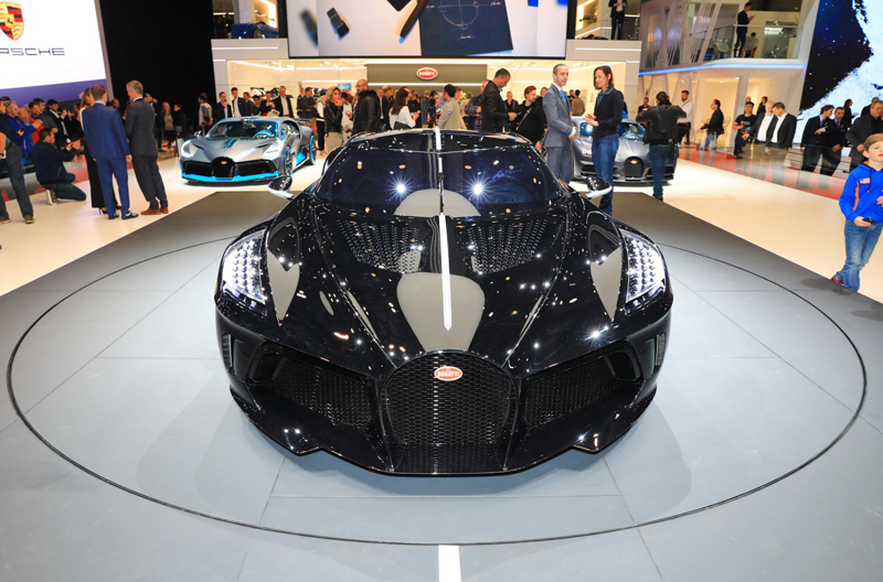 クルマというよりはもう別の何か。自動車史上最高額「ブガッティ・ラ・ヴォワチュール・ノワール」の細部はこうなっている