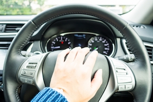 車のホーンの人気は？高音や低音がでるホーンや通販のおすすめとは？