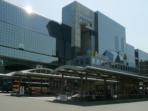 京都駅周辺の駐車場で安いパーキング！予約できる所は？