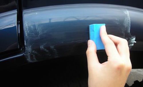 車のドアの傷を修理する方法や費用は？自分で簡単、綺麗に直すには？