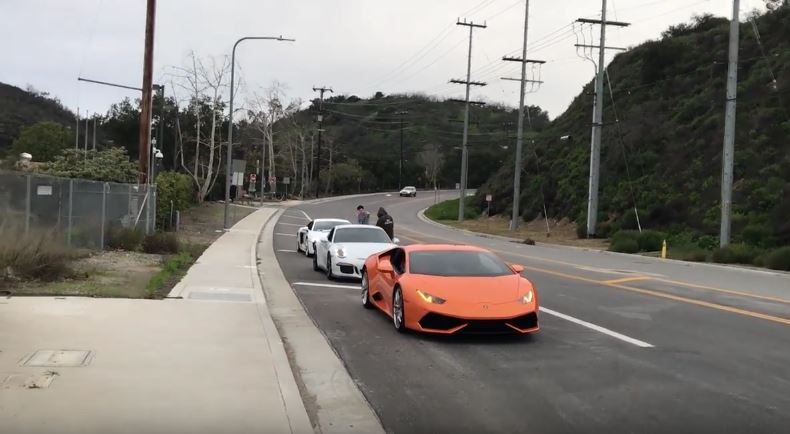 これは酷すぎる。カリフォルニアにてランボルギーニ「ウラカン」、ポルシェ「911GT3RS」、アウディ「R8」がストリートレース【動画有】