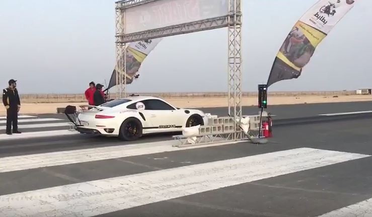 2,500馬力にチューンアップしたポルシェ「911ターボS」がハーフマイルレースにて360km/hを記録【動画有】